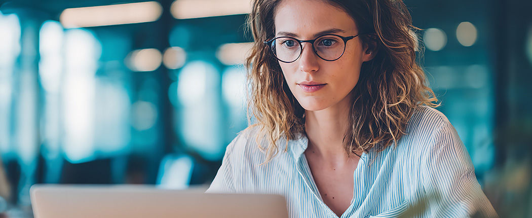 A employee setting up project creation in SAP